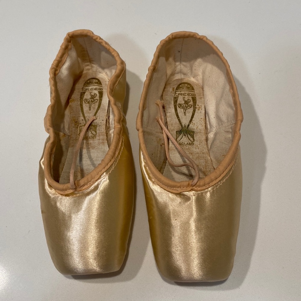 NEW Freed Classic pointe shoes size 2 X G maker